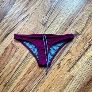 Jolyn Midl bottoms. Size M. Maroon